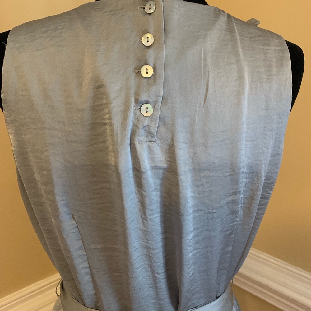 Gray ruffle front sleeveless top - Picture 6 of 7